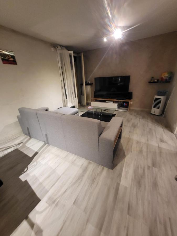 Chambre Neuve Dans Un Logement Partage A 10 Minute Du Circuit 24H Allonnes  Esterno foto